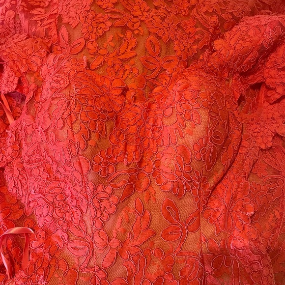 La Femme formal/prom dress in Salmon. Size 4 - Picture 4 of 6